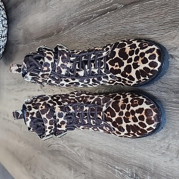 NEW! REBECCA MINKOFF Jaiden Cowhide  Animal Print Combat Boots Size 10 - Picture 7 of 12